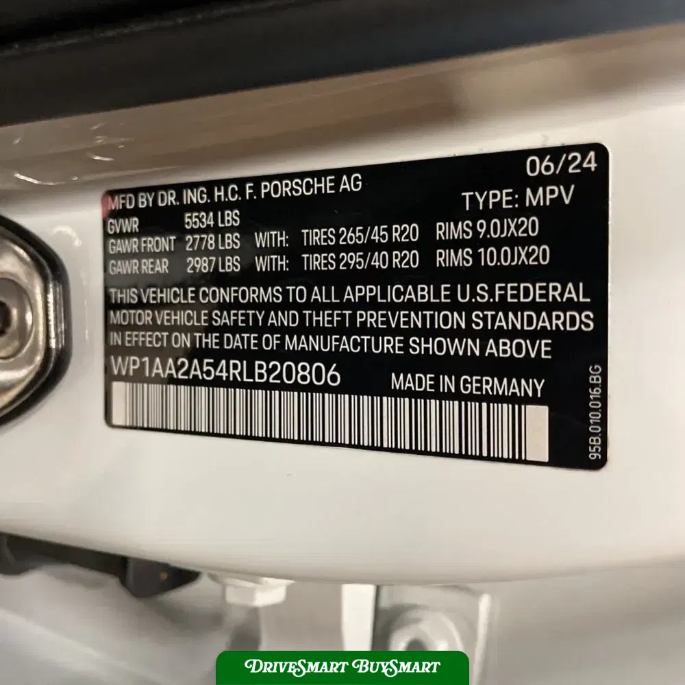 2024 Porsche Macan Base
