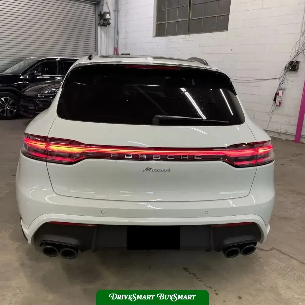 2024 Porsche Macan Base