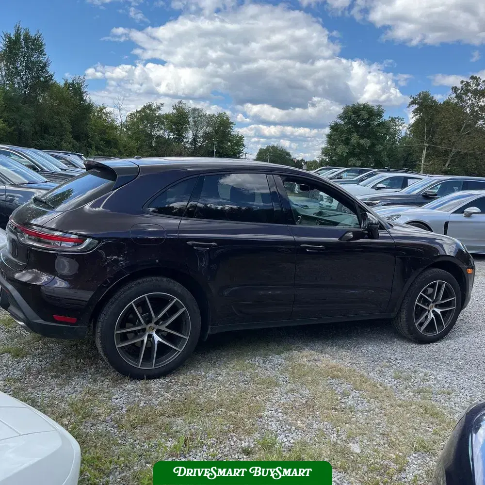 2025 Porsche Macan Base