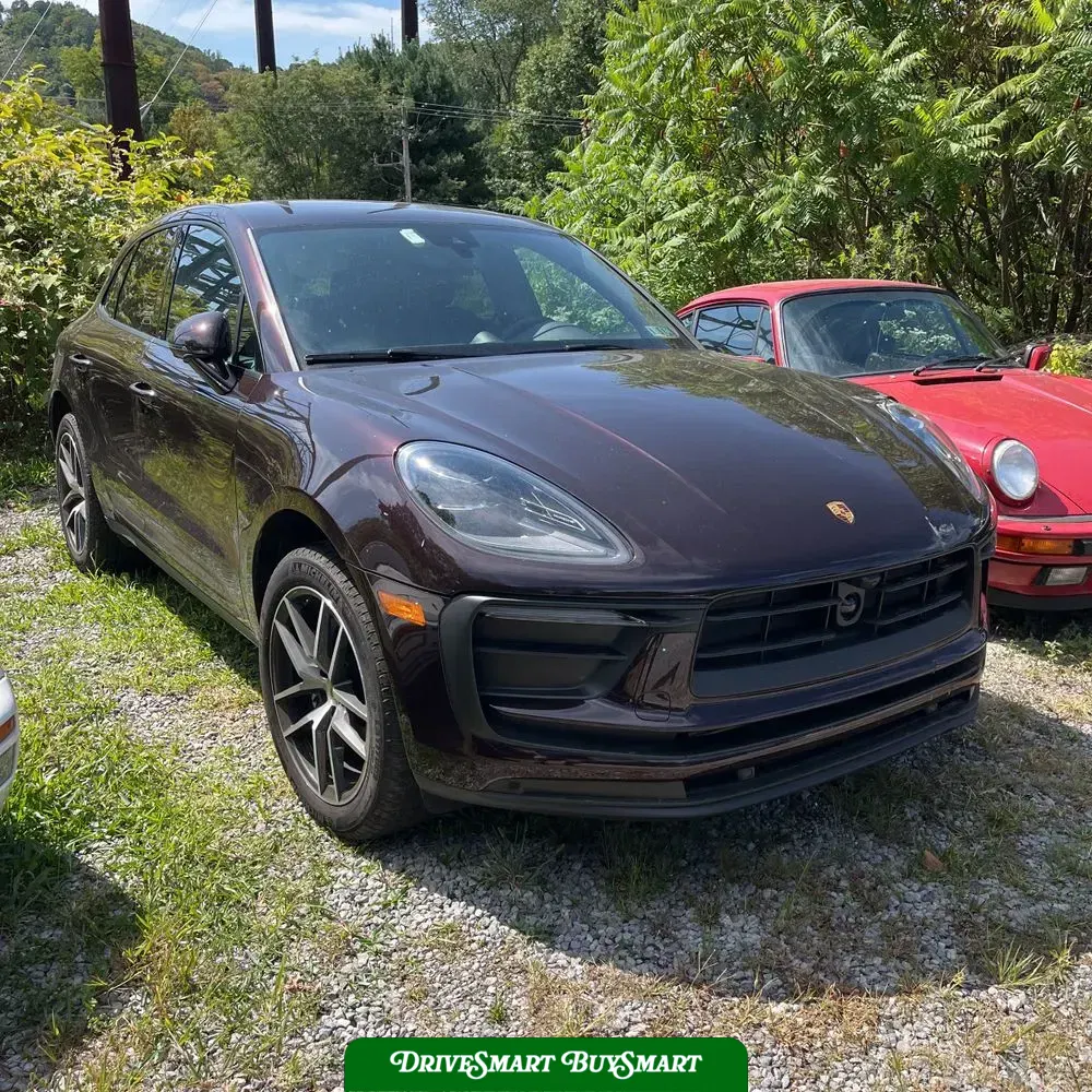 2025 Porsche Macan Base