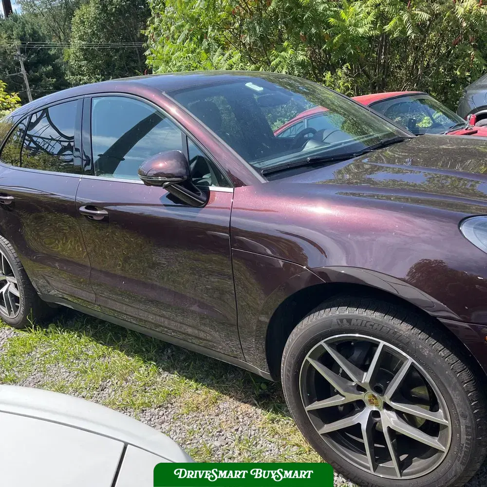 2025 Porsche Macan Base
