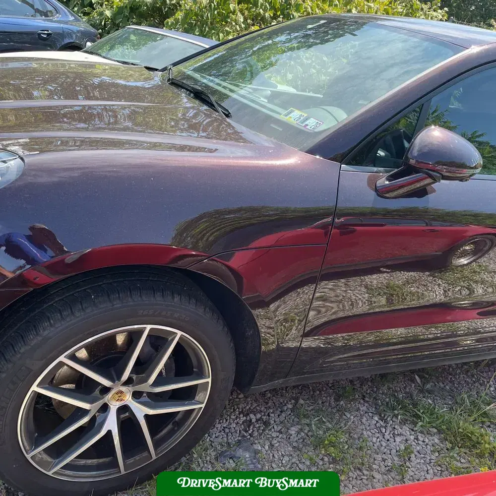 2025 Porsche Macan Base