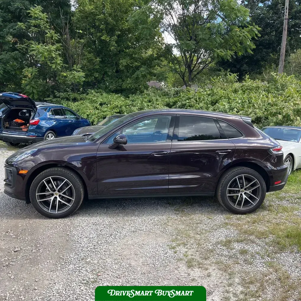 2025 Porsche Macan Base