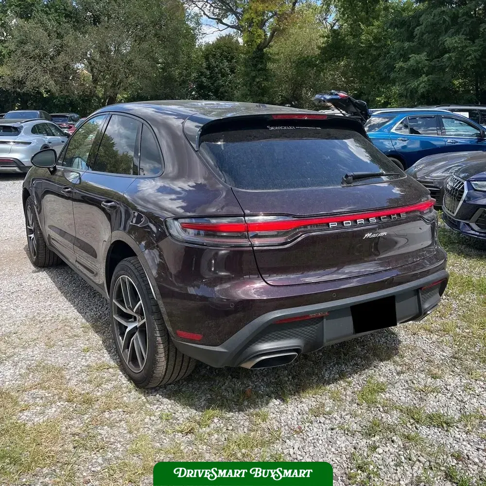 2025 Porsche Macan Base