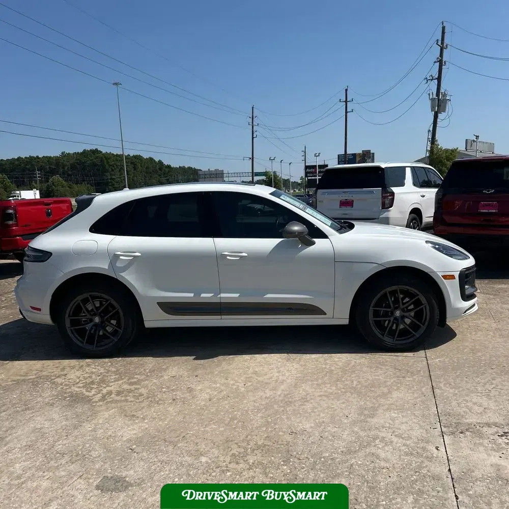 2024 Porsche Macan Base