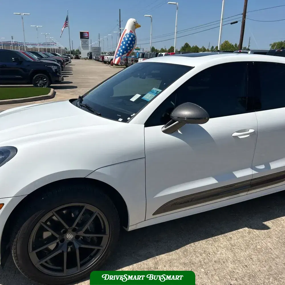 2024 Porsche Macan Base