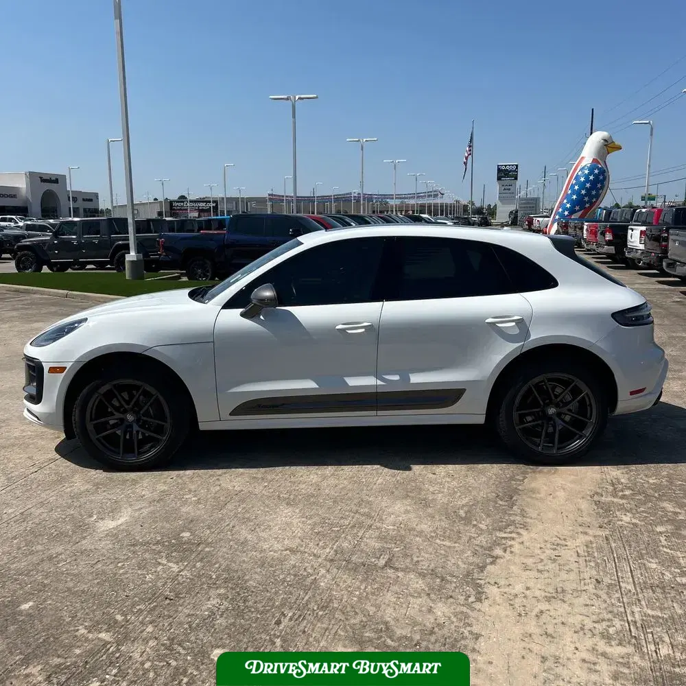 2024 Porsche Macan Base