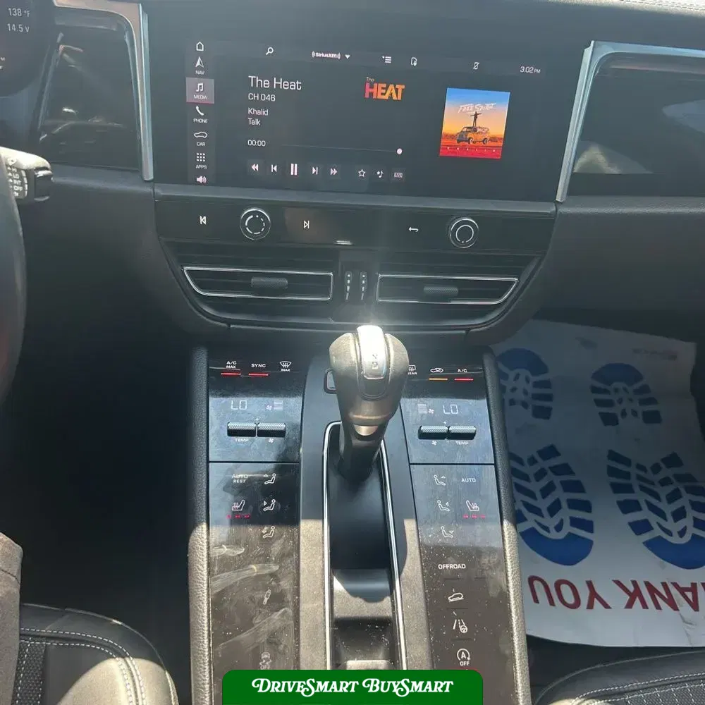 2024 Porsche Macan Base
