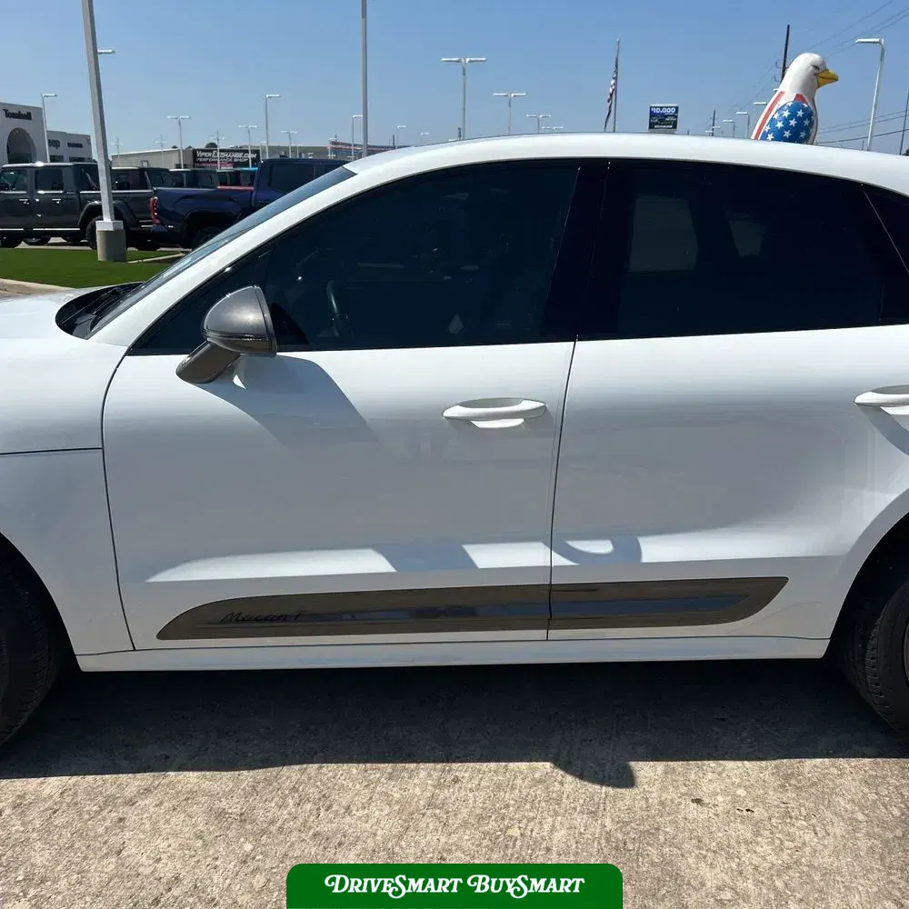 2024 Porsche Macan Base
