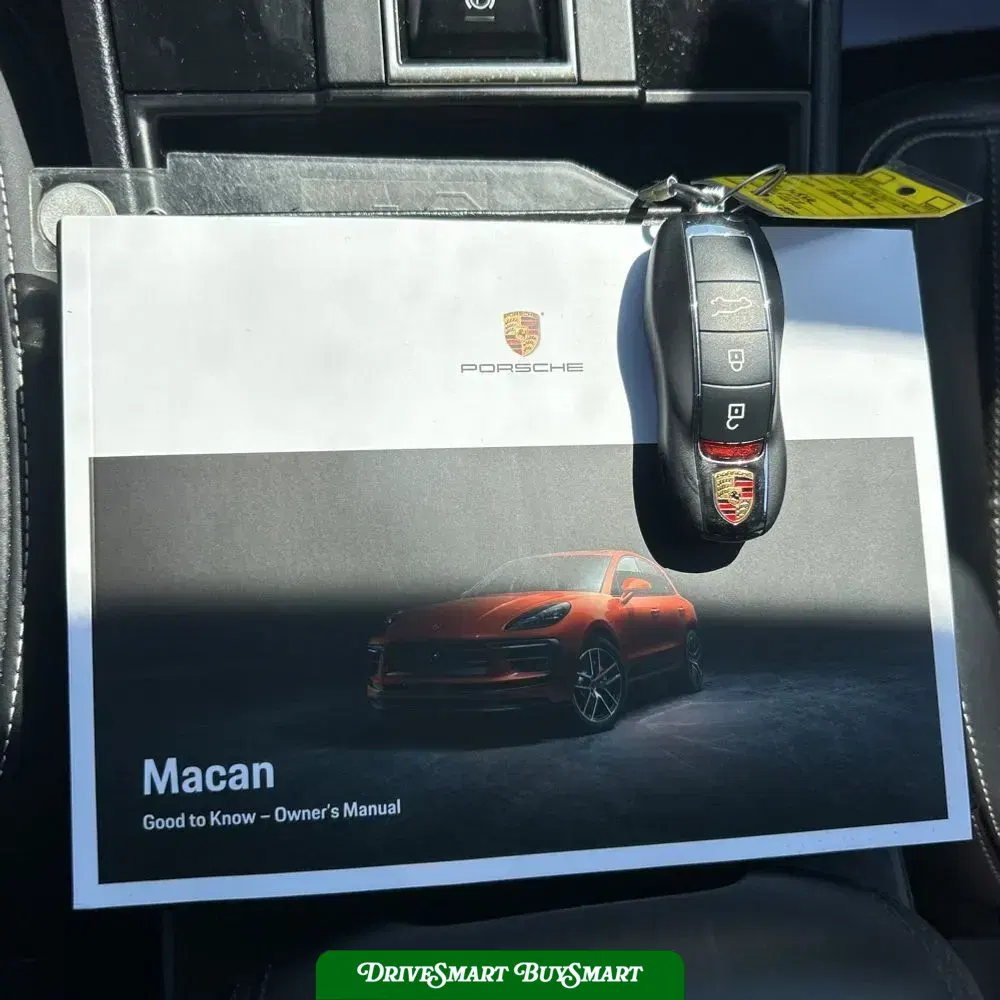 2024 Porsche Macan Base