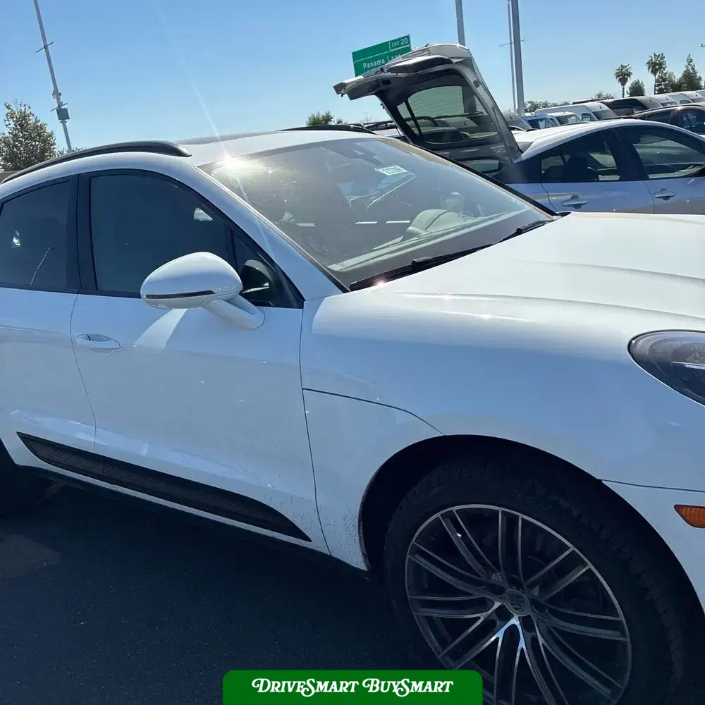 2024 Porsche Macan Base