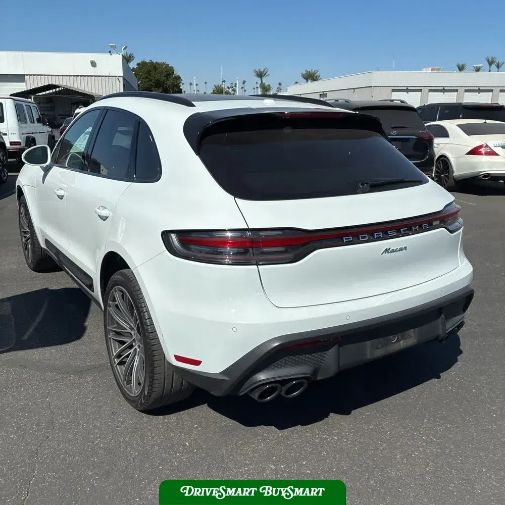 2024 Porsche Macan Base