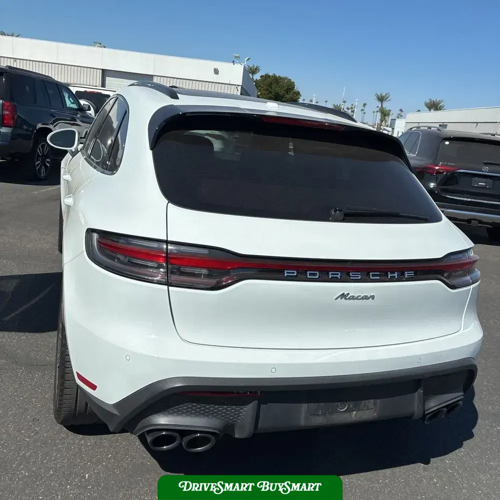 2024 Porsche Macan Base
