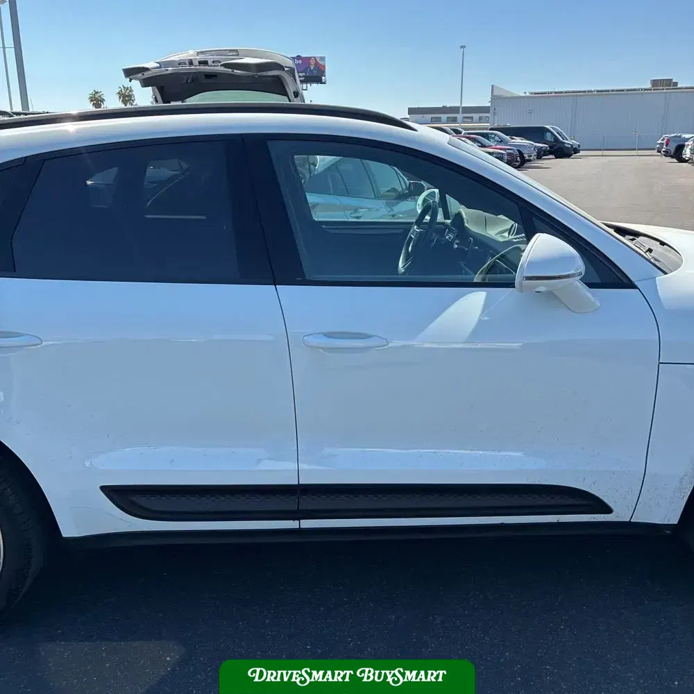 2024 Porsche Macan Base