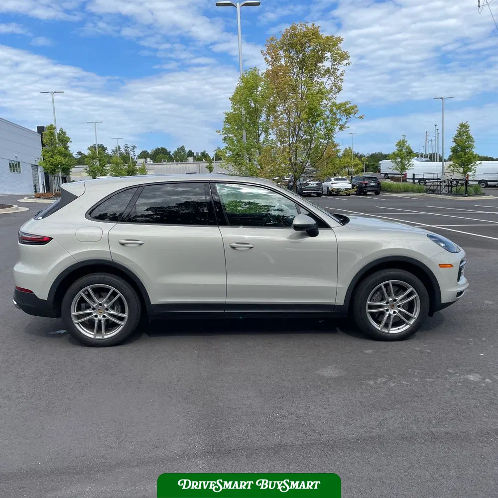 2022 Porsche Cayenne Base