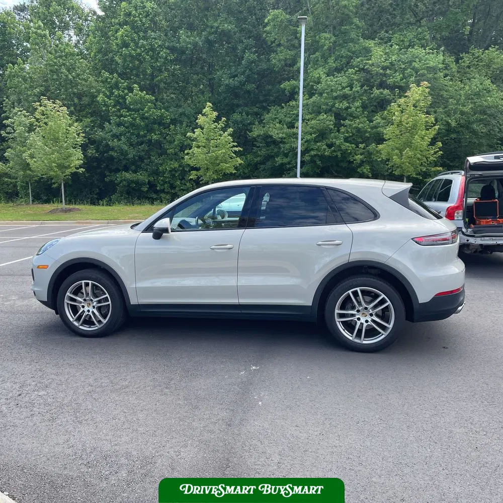 2022 Porsche Cayenne Base