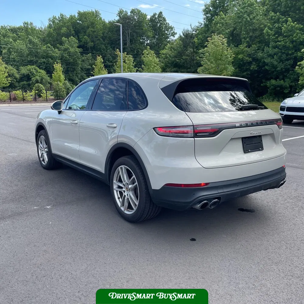 2022 Porsche Cayenne Base