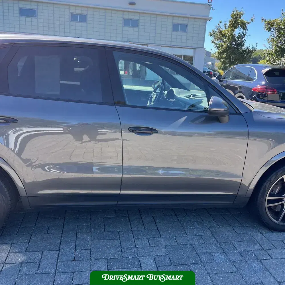2022 Porsche Cayenne Base