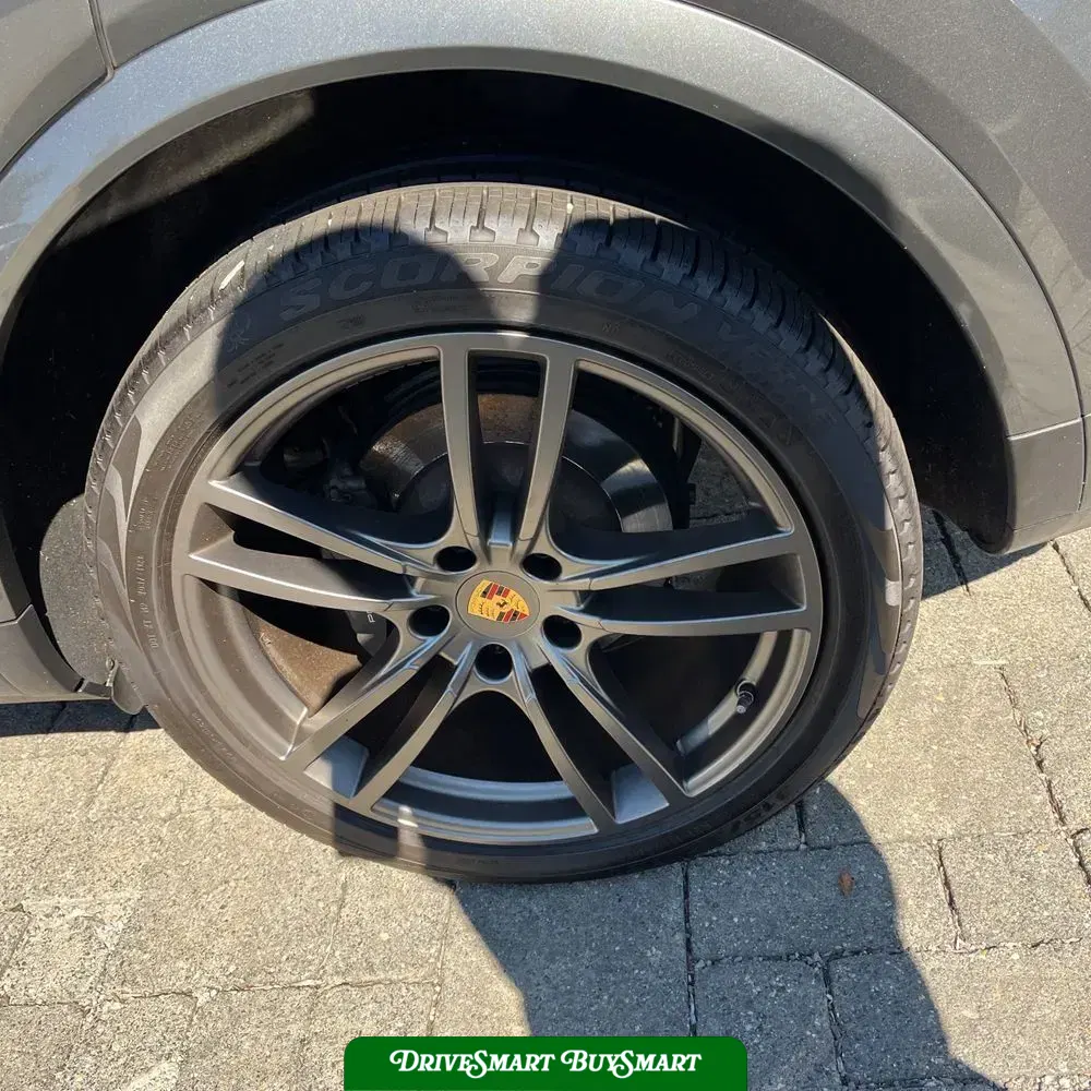 2022 Porsche Cayenne Base