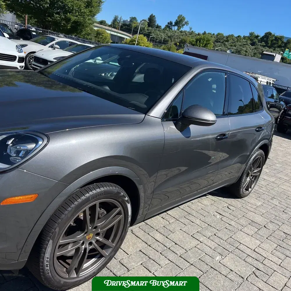 2022 Porsche Cayenne Base