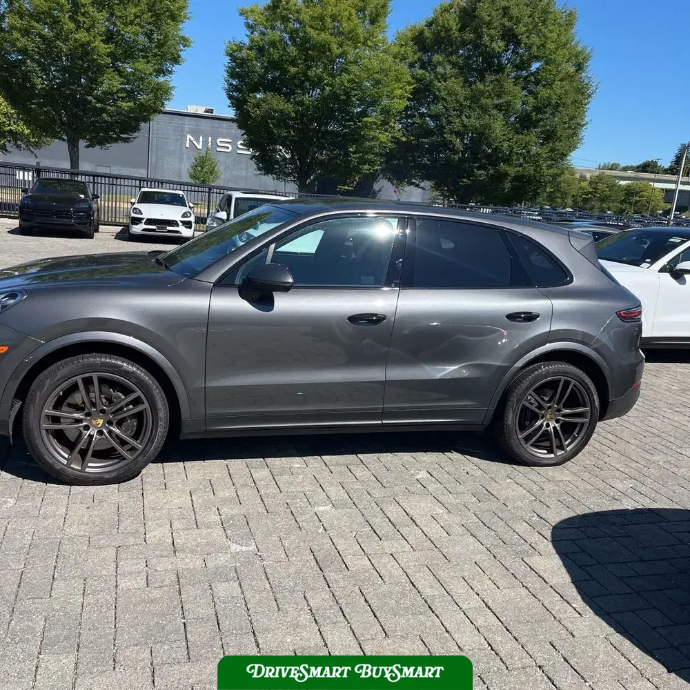 2022 Porsche Cayenne Base