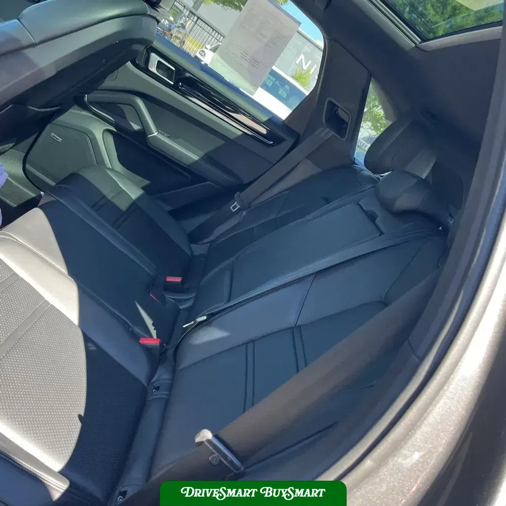 2022 Porsche Cayenne Base