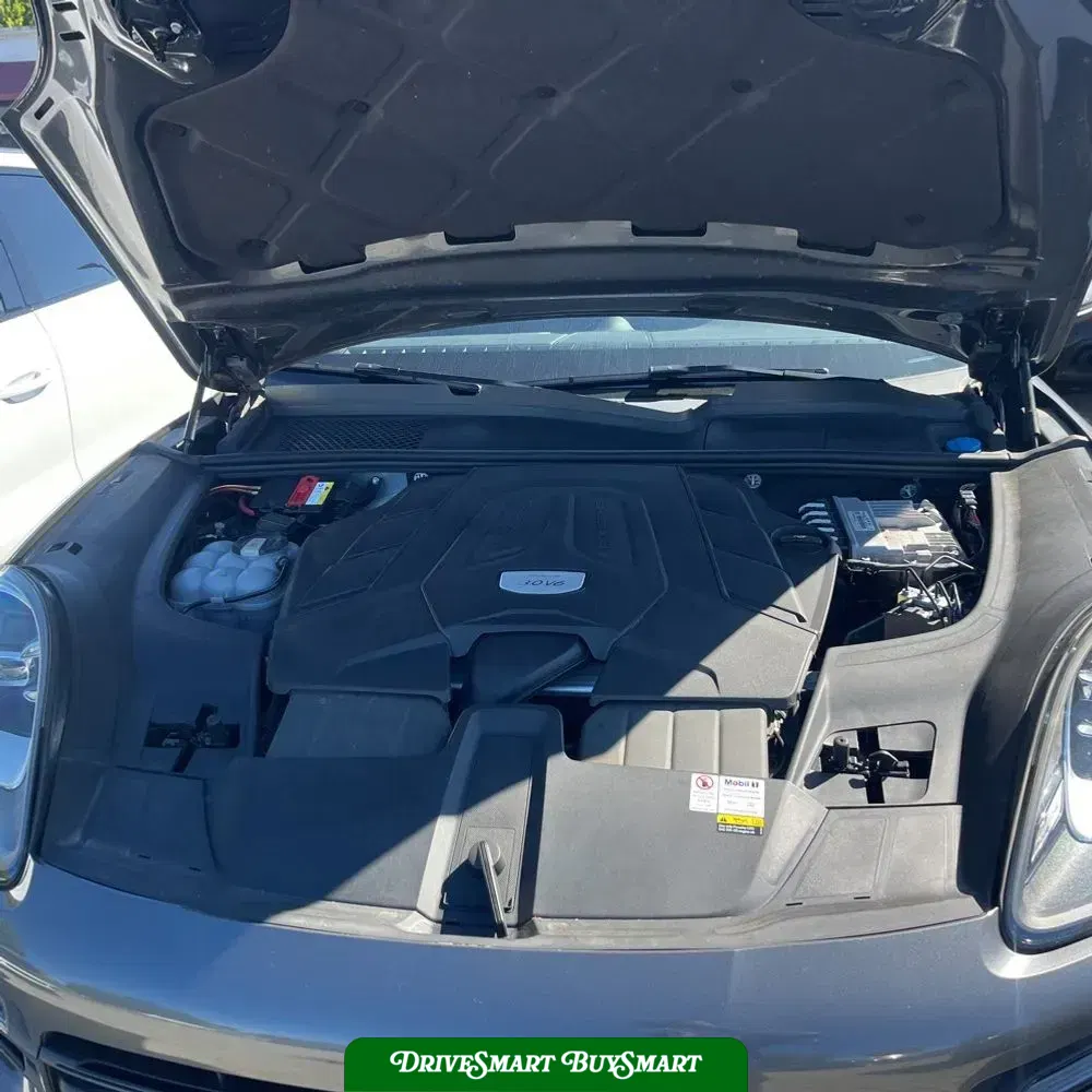 2022 Porsche Cayenne Base