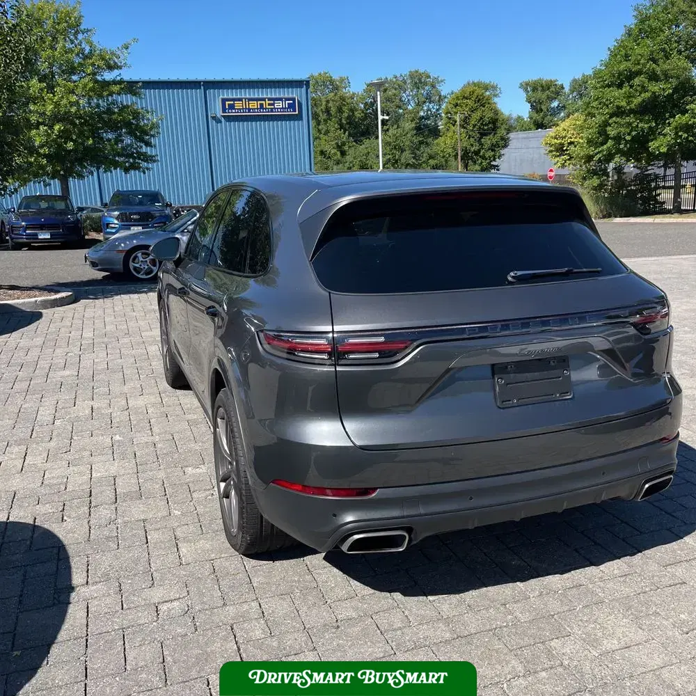 2022 Porsche Cayenne Base