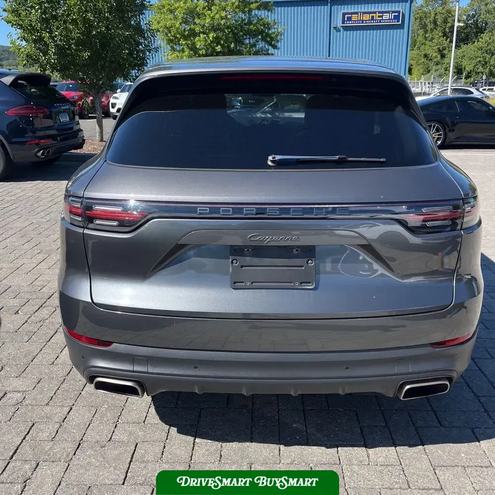 2022 Porsche Cayenne Base