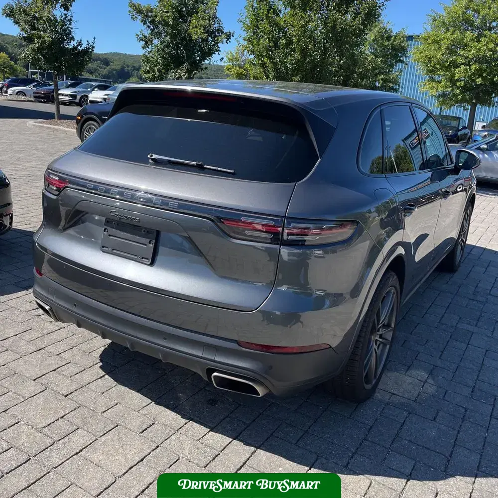 2022 Porsche Cayenne Base