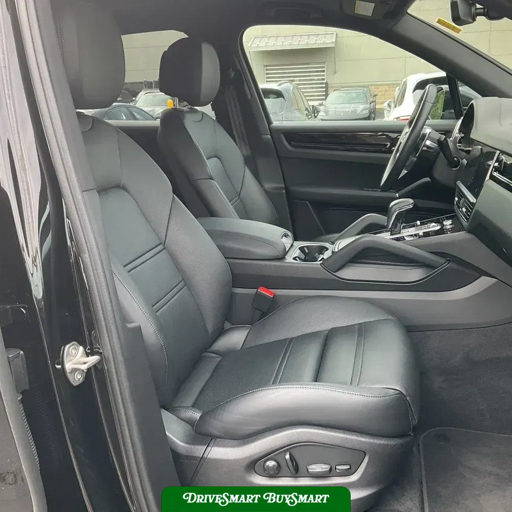 2023 Porsche Cayenne Base