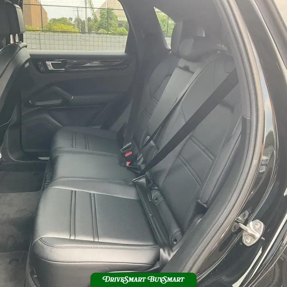 2023 Porsche Cayenne Base