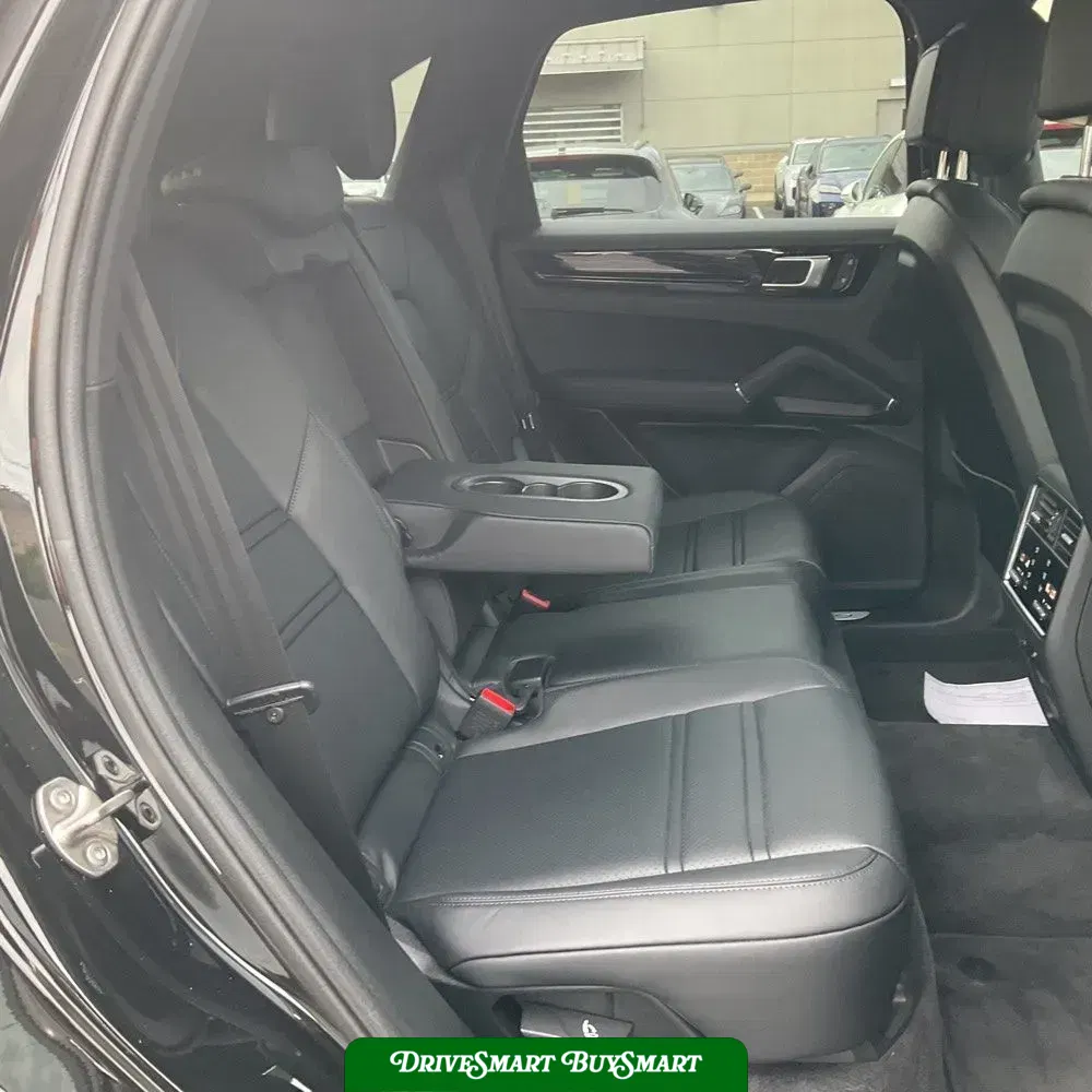2023 Porsche Cayenne Base
