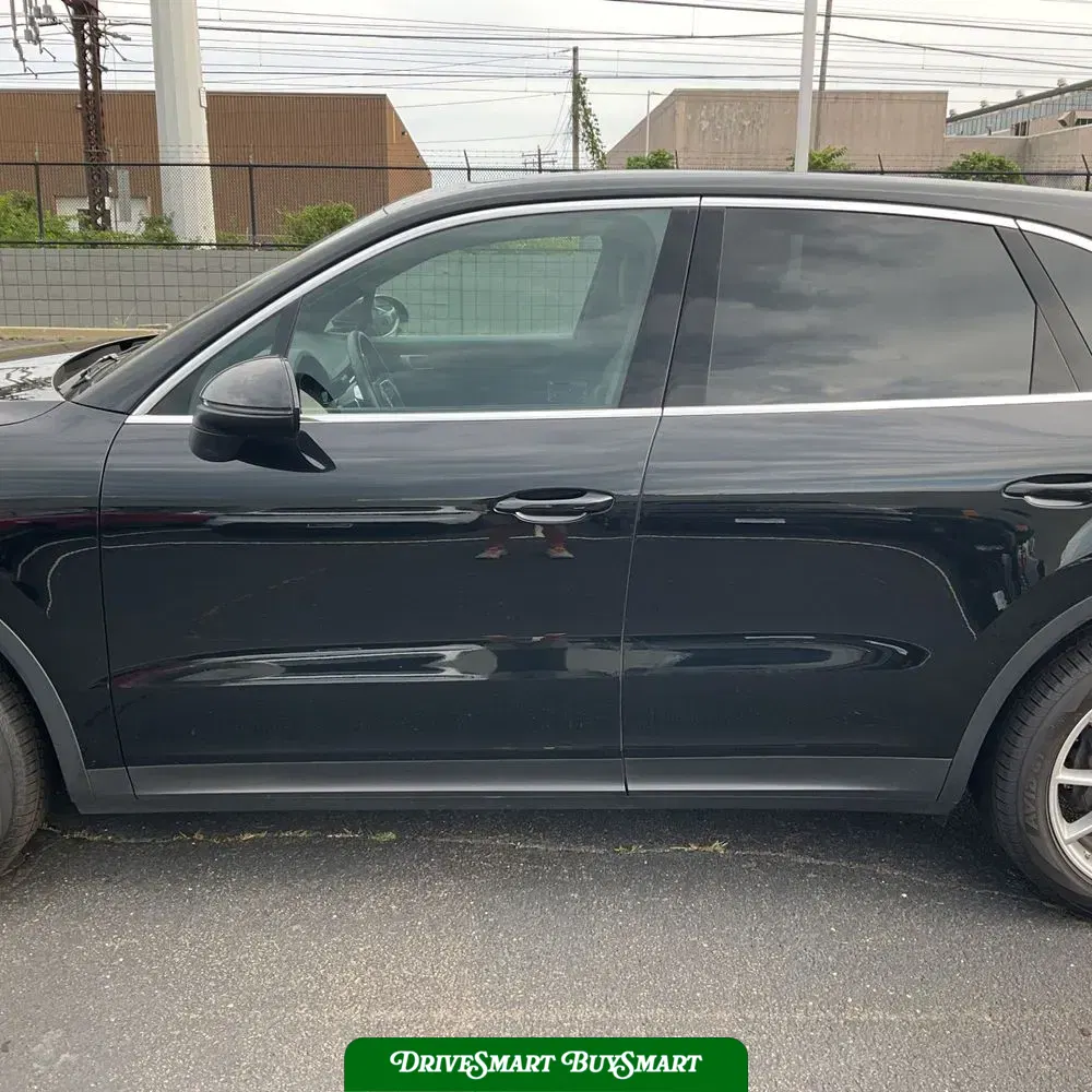 2023 Porsche Cayenne Base