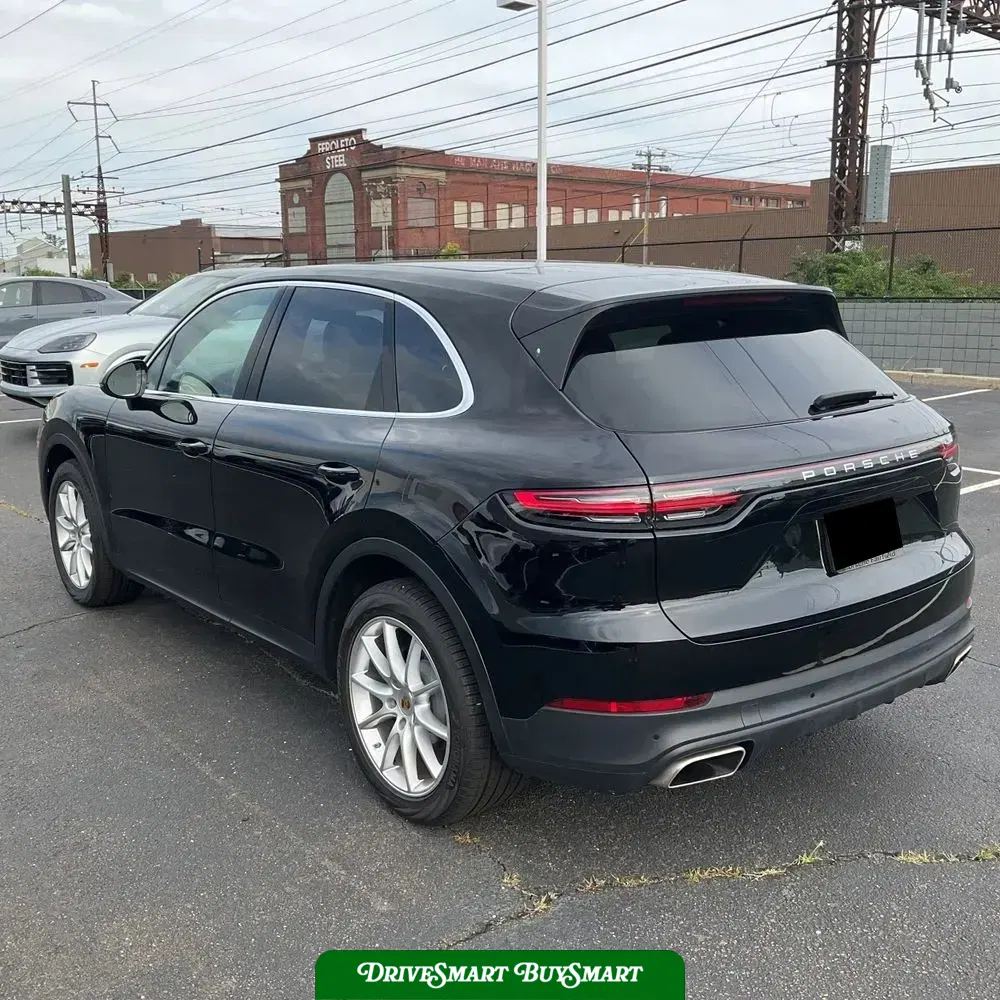 2023 Porsche Cayenne Base
