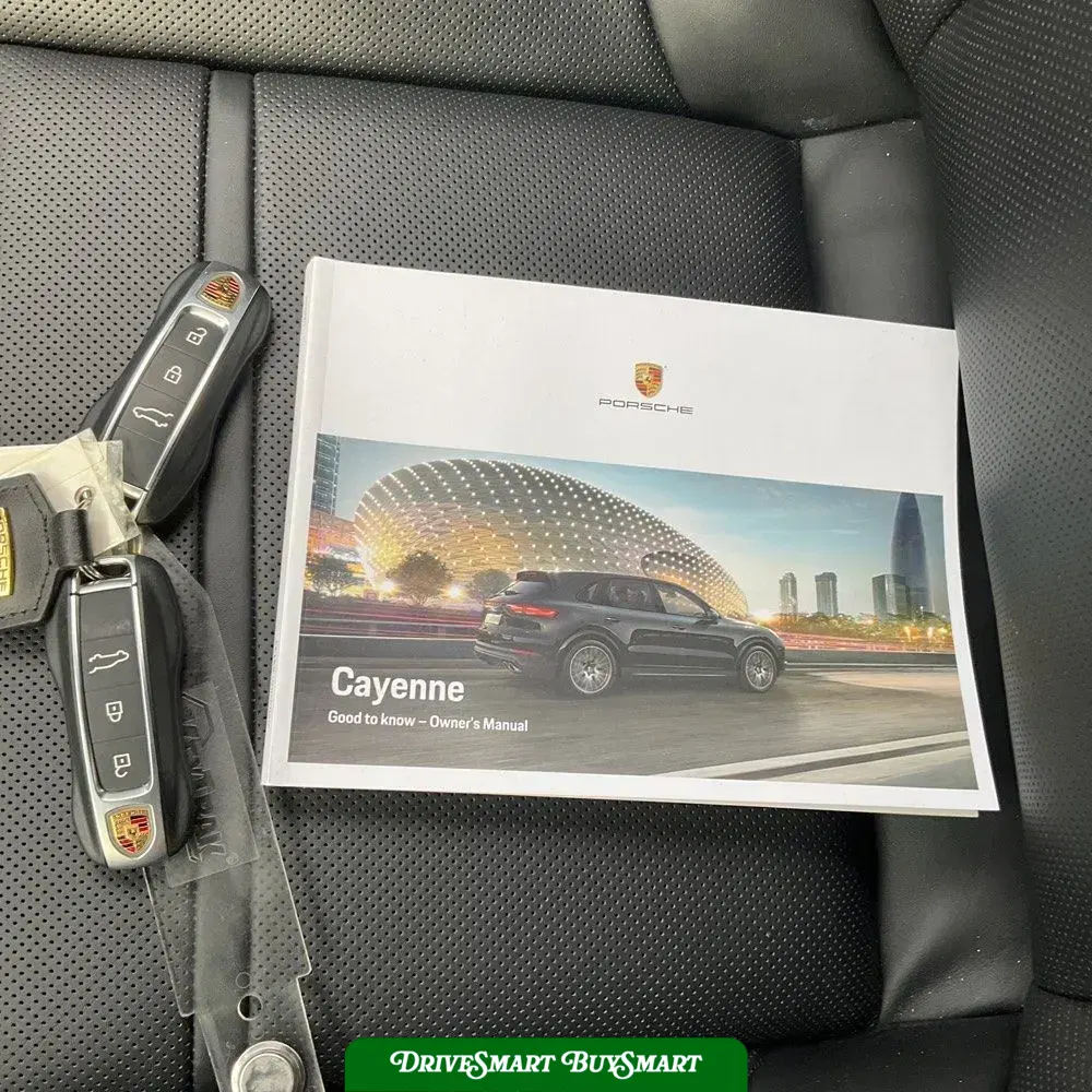 2023 Porsche Cayenne Base