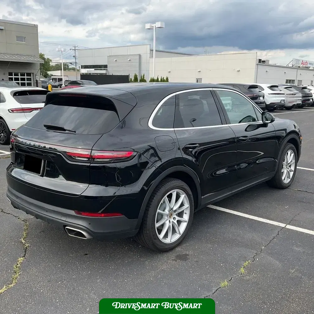 2023 Porsche Cayenne Base