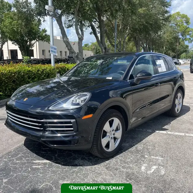 2022 Porsche Cayenne Base
