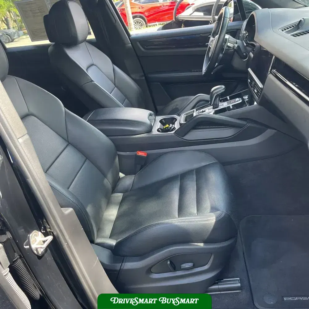 2022 Porsche Cayenne Base