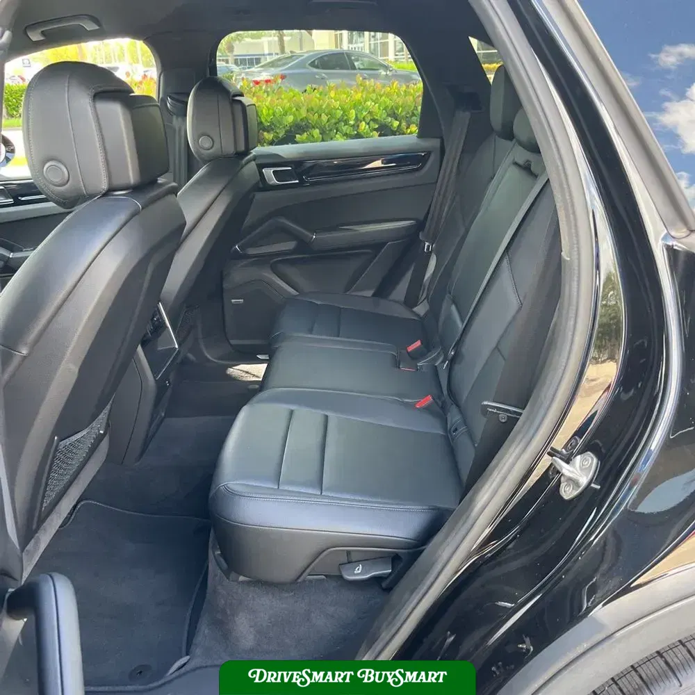 2022 Porsche Cayenne Base