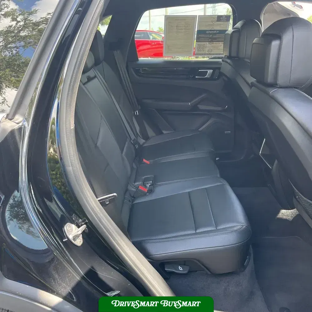 2022 Porsche Cayenne Base