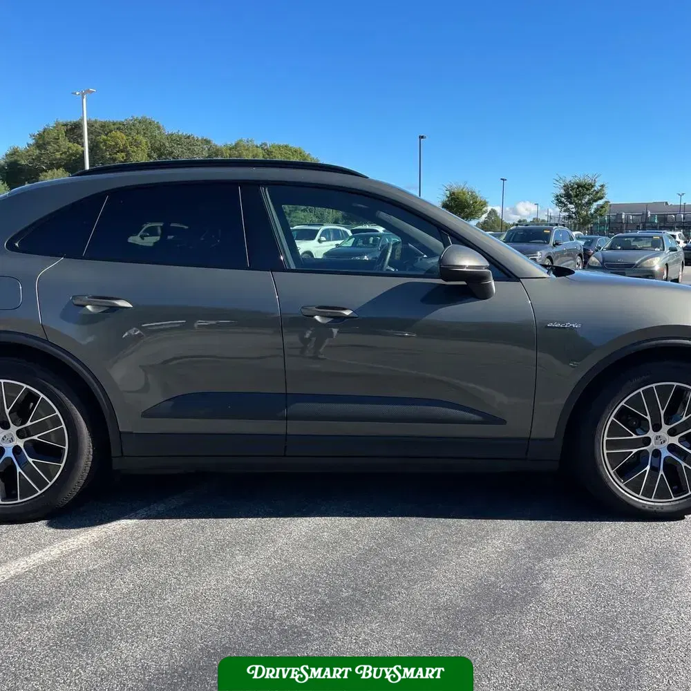 2025 Porsche Macan EV 4