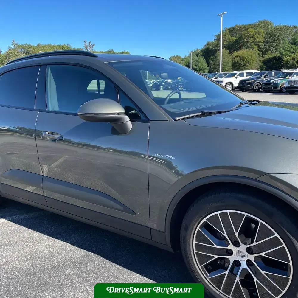 2025 Porsche Macan EV 4