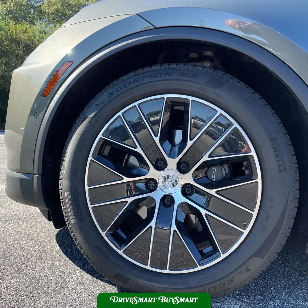 2025 Porsche Macan EV 4