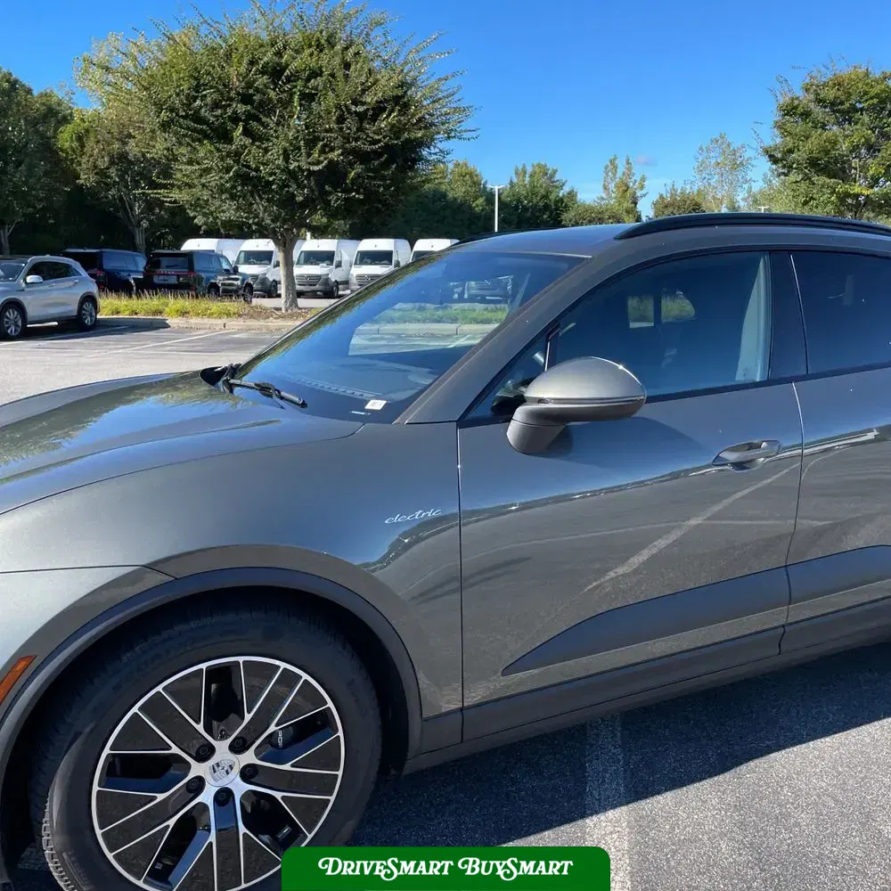 2025 Porsche Macan EV 4