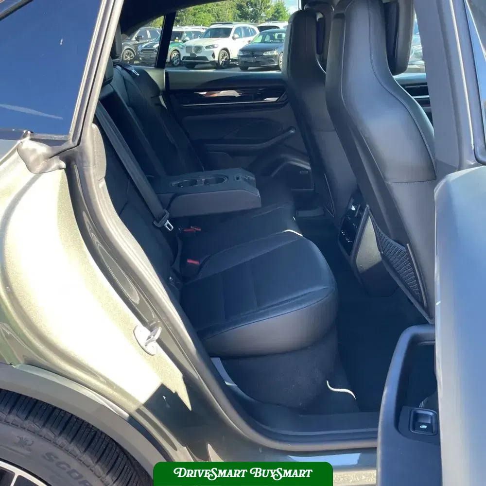 2025 Porsche Macan EV 4