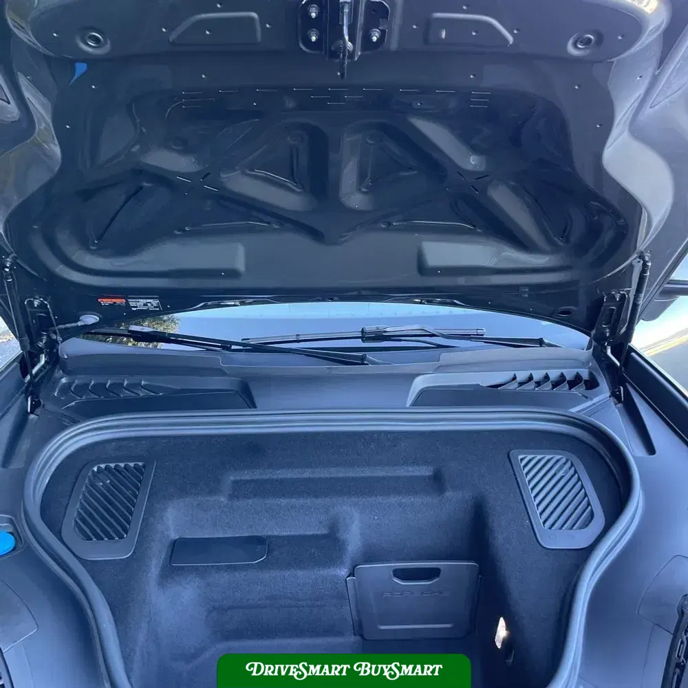2025 Porsche Macan EV 4