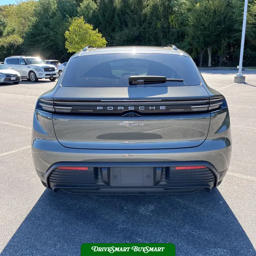 2025 Porsche Macan EV 4