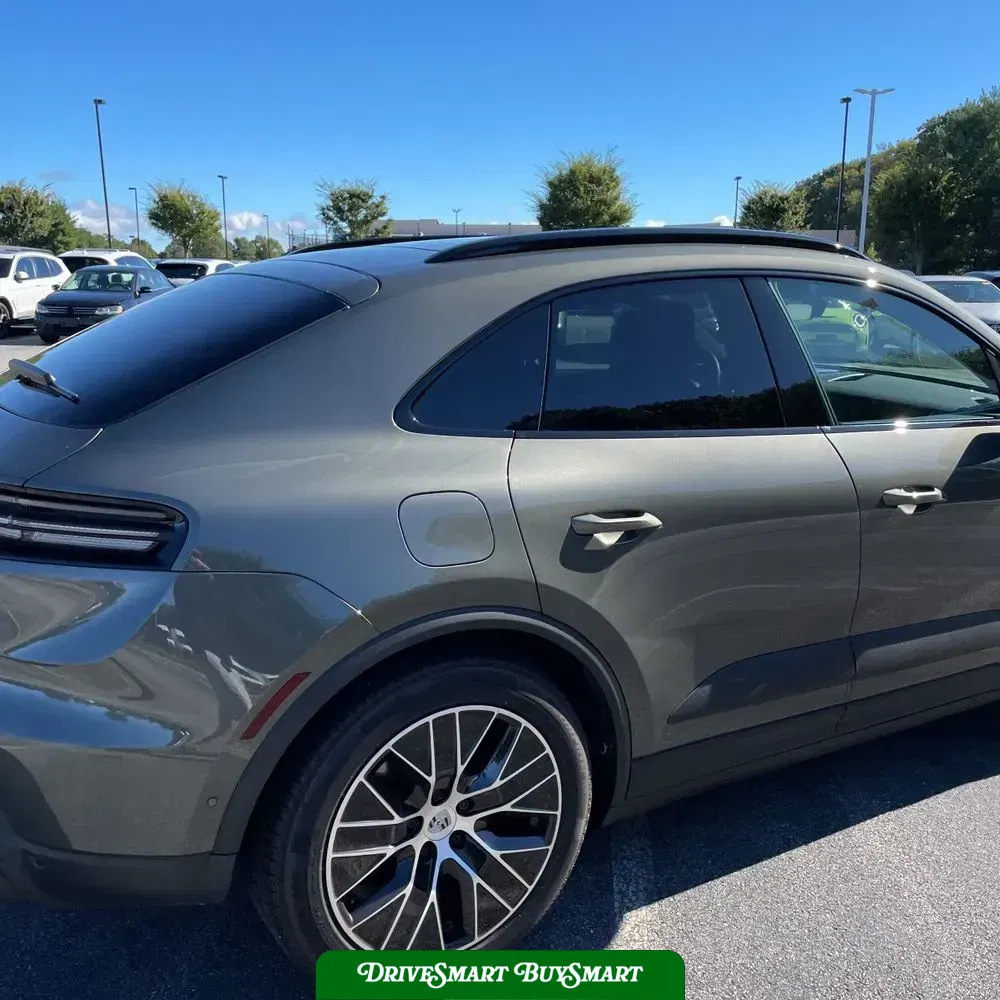 2025 Porsche Macan EV 4