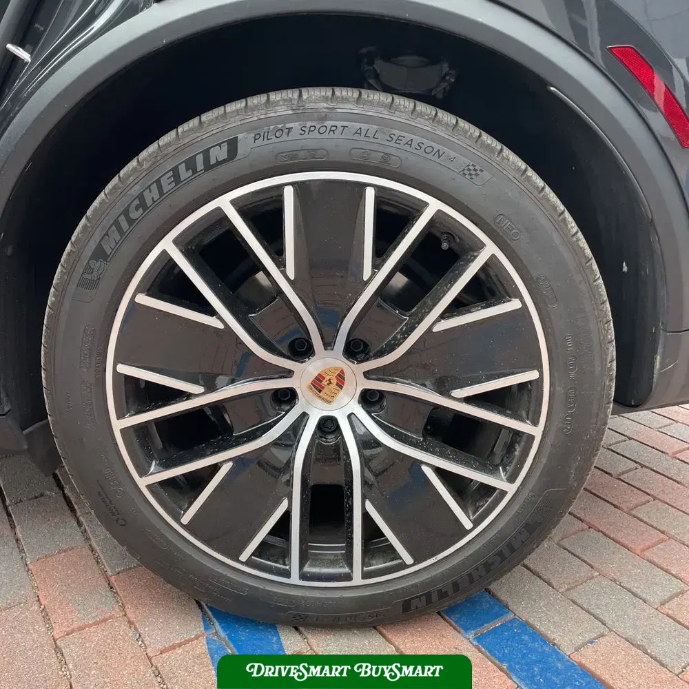 2024 Porsche Macan EV 4